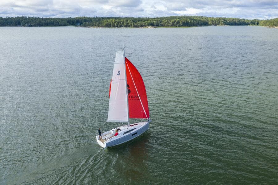 2027 Beneteau Oceanis 30.1