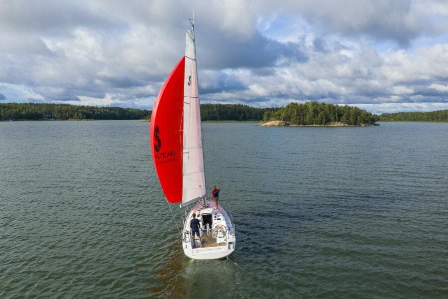 2027 Beneteau Oceanis 30.1