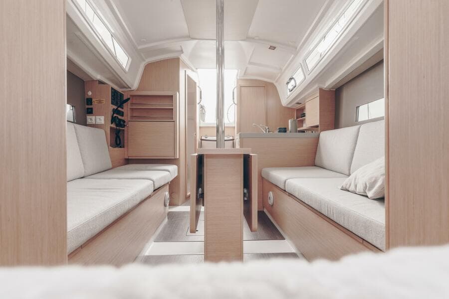 2027 Beneteau Oceanis 30.1