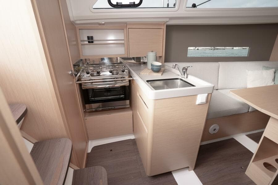 2027 Beneteau Oceanis 30.1