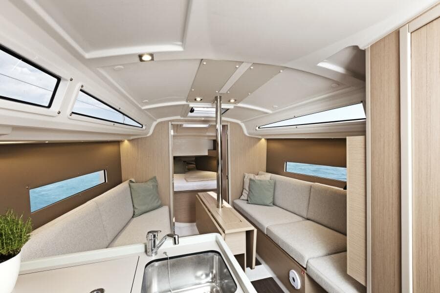 2027 Beneteau Oceanis 30.1