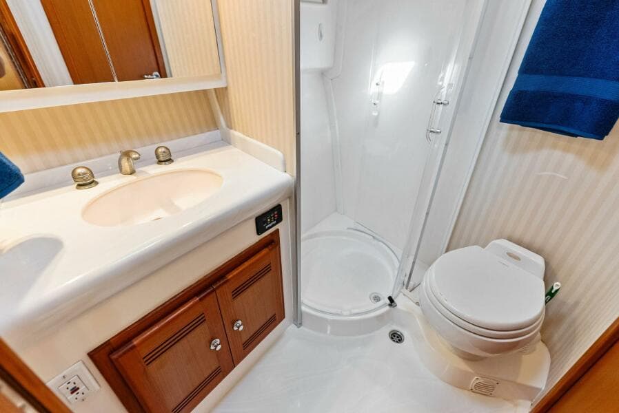 2006 Cabo 45 Express