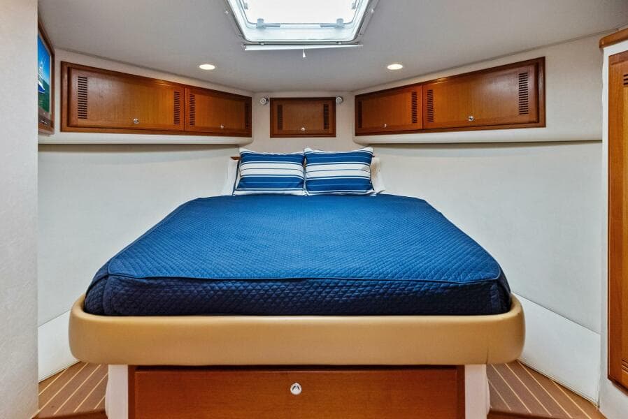 2006 Cabo 45 Express