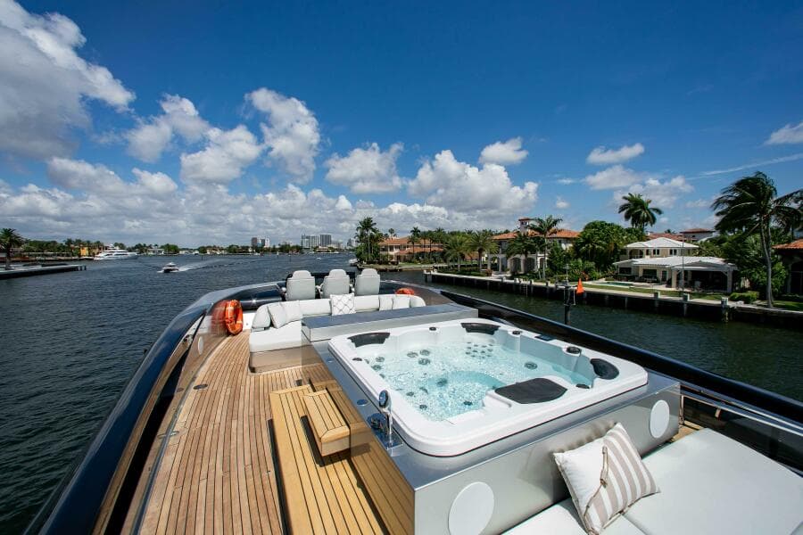 2014 Riva Mythos
