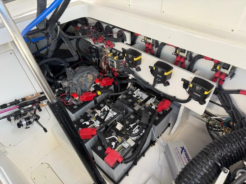 2023 Sea Ray 320 Sundancer Outboard