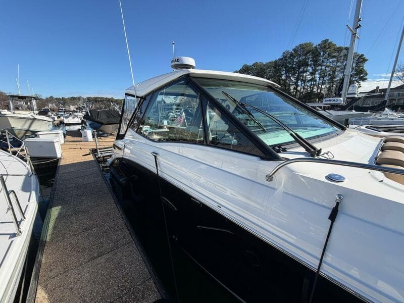 2023 Sea Ray 320 Sundancer Outboard