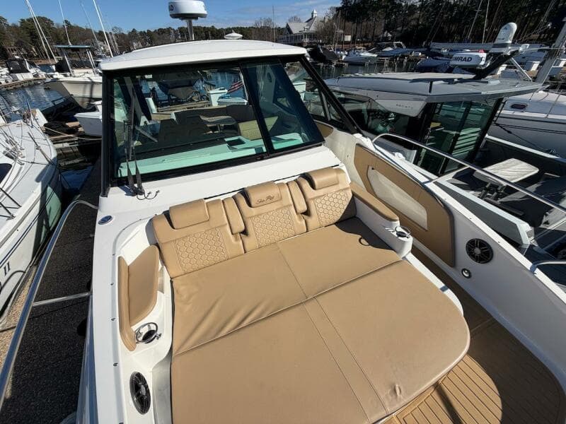 2023 Sea Ray 320 Sundancer Outboard