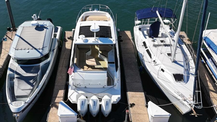 2023 Sea Ray 320 Sundancer Outboard
