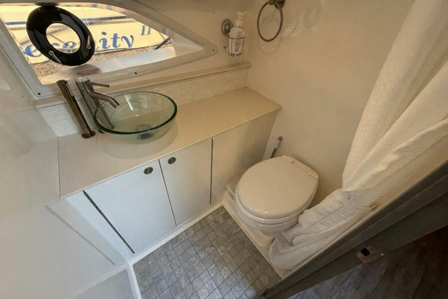 2023 Sea Ray 320 Sundancer Outboard