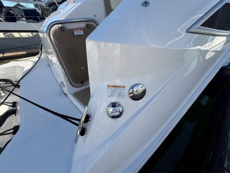 2023 Sea Ray 320 Sundancer Outboard