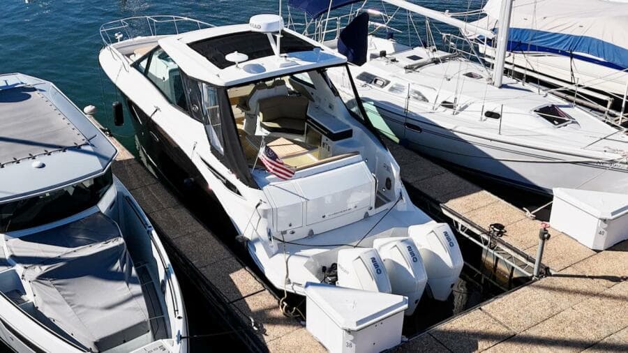 2023 Sea Ray 320 Sundancer Outboard