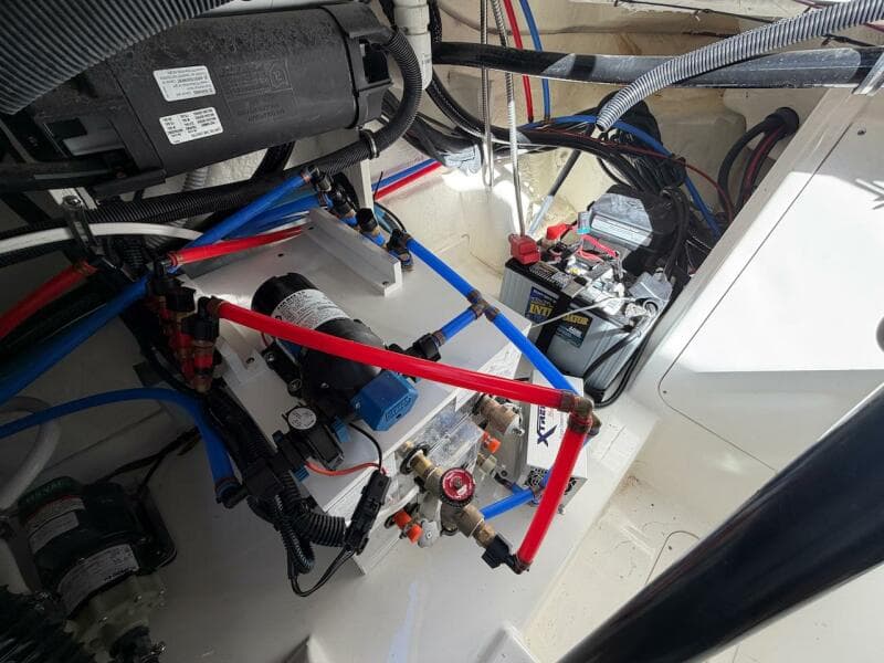 2023 Sea Ray 320 Sundancer Outboard