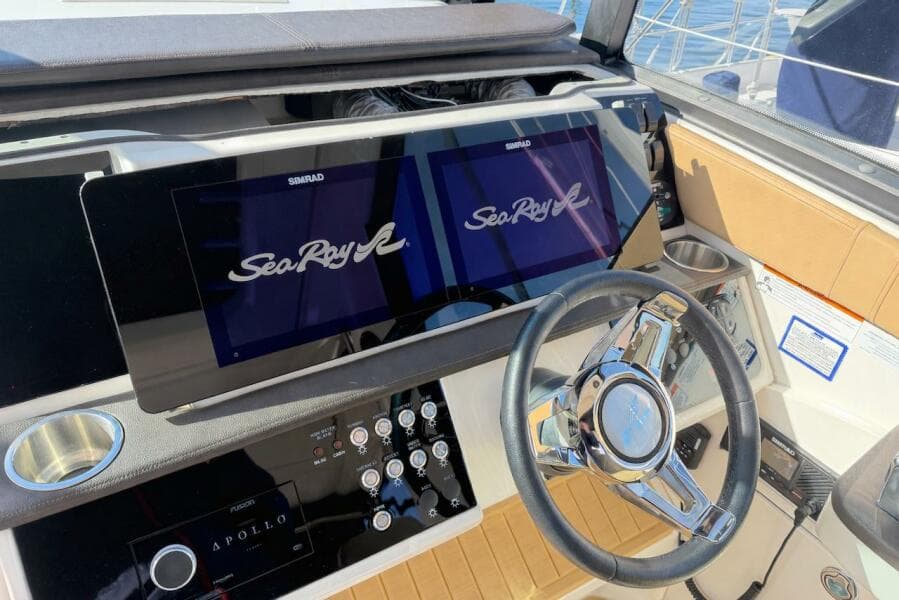 2023 Sea Ray 320 Sundancer Outboard