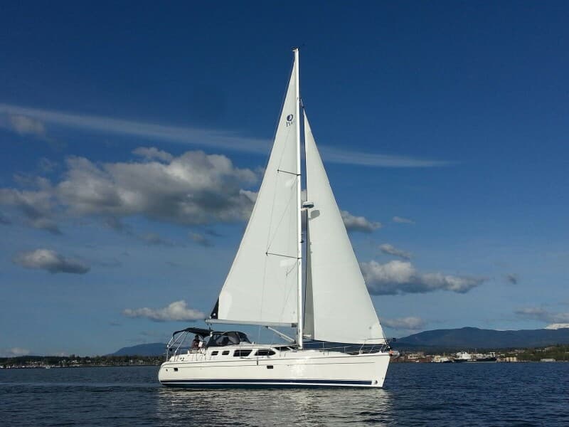 2007 Hunter 44 Deck Salon