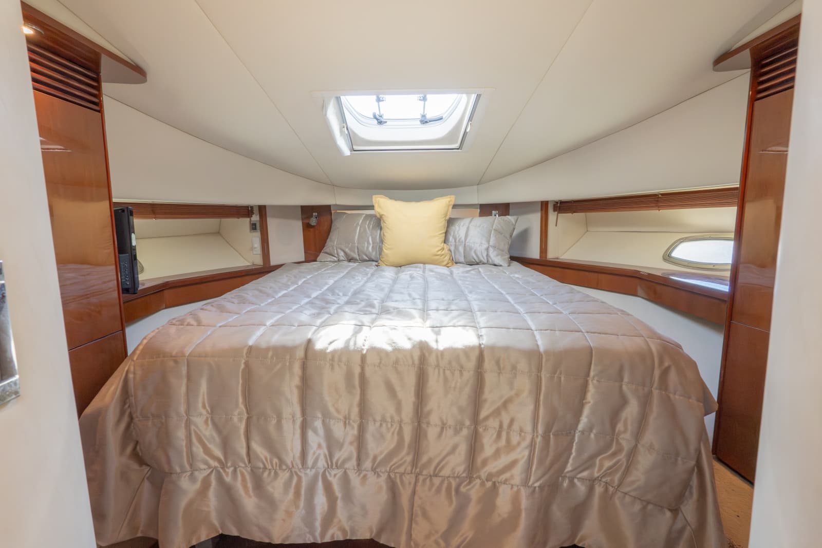 2010 Sea Ray 50 SUNDANCER