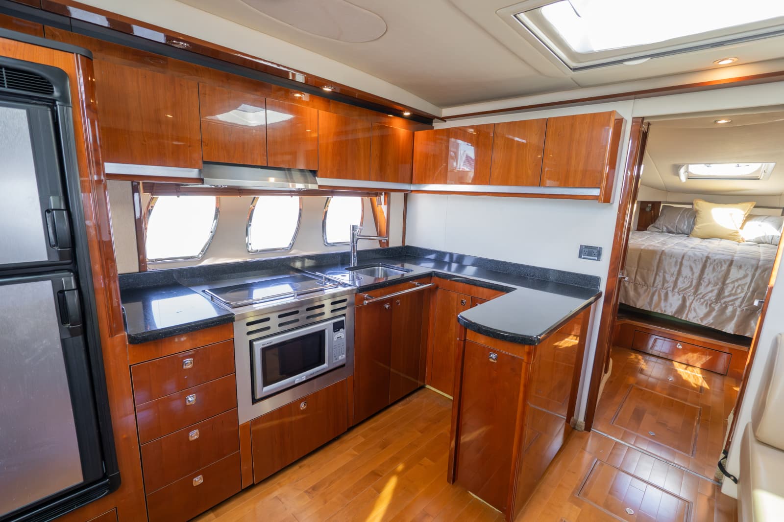 2010 Sea Ray 50 SUNDANCER