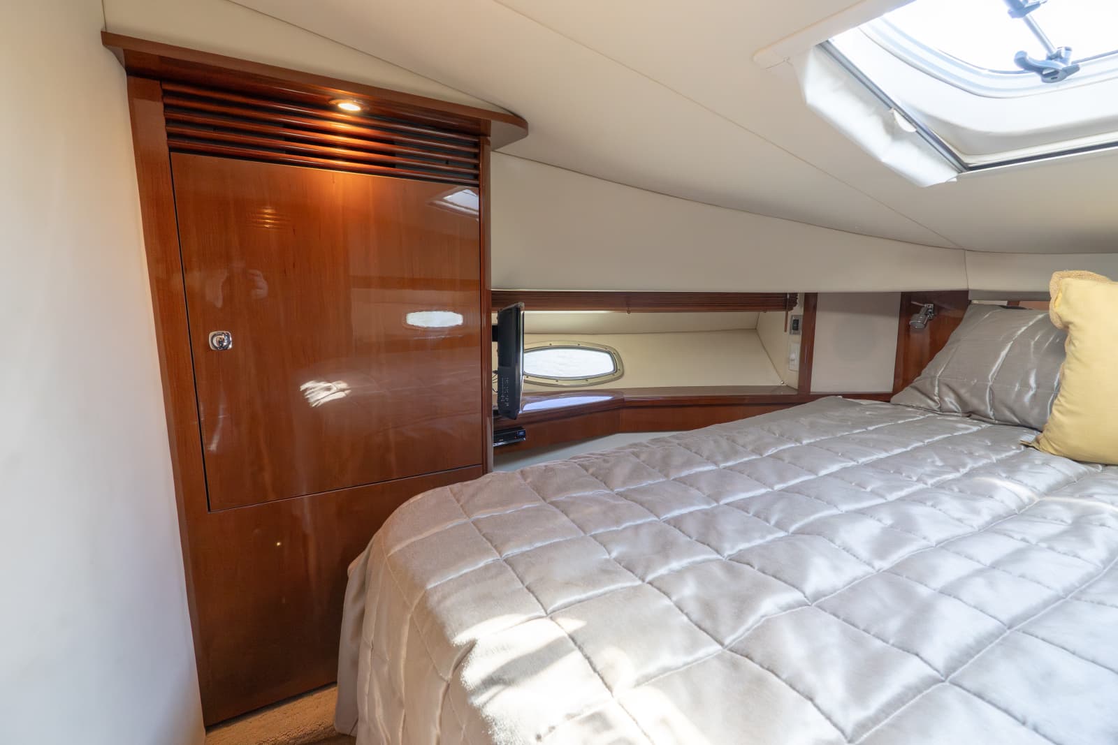 2010 Sea Ray 50 SUNDANCER