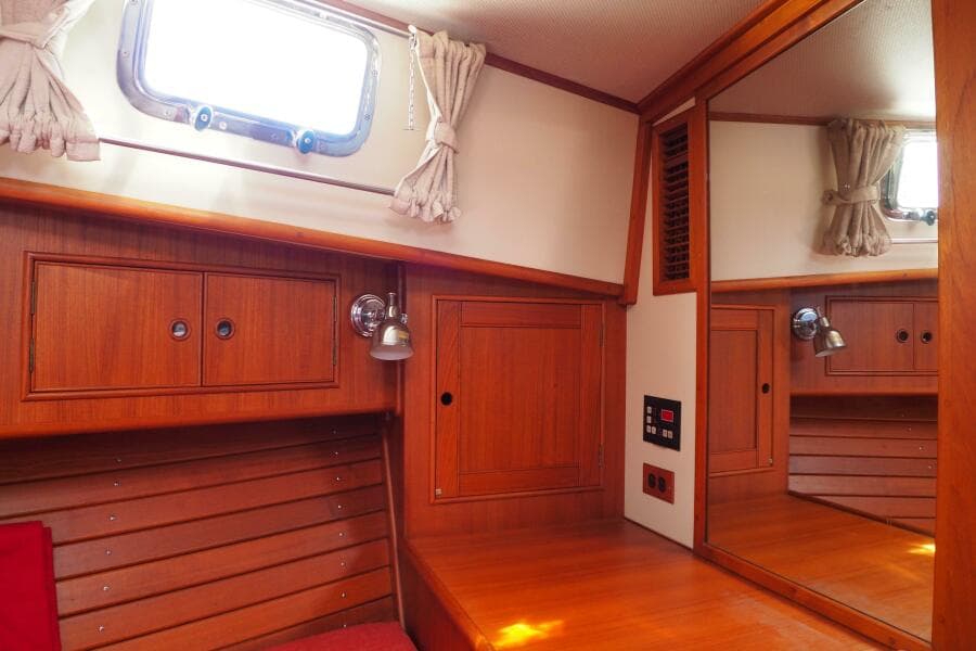 1995 Grand Banks 38 Eastbay EX