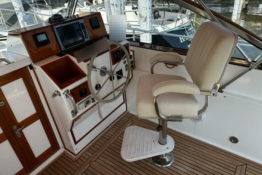 1995 Grand Banks 38 Eastbay EX