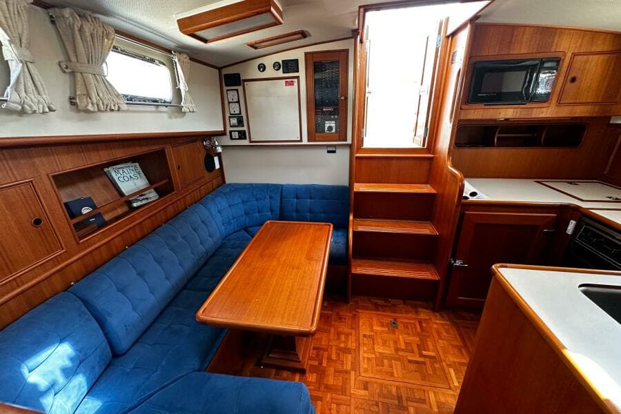 1995 Grand Banks 38 Eastbay EX