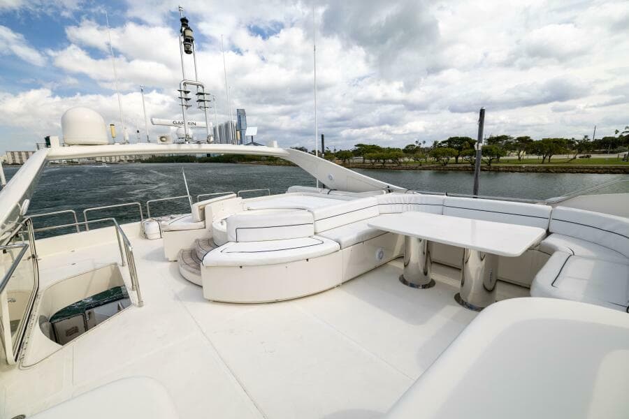 2001 Ferretti 94 Raised Pilothouse - Dreamchaser -Flybridge
