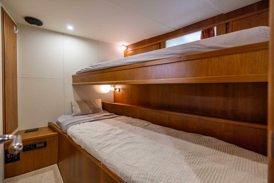 2001 Ferretti 94 Raised Pilothouse - Dreamchaser -Crew Quarters