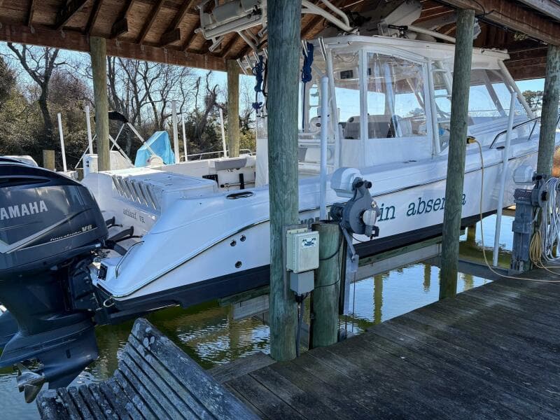2017 Everglades 350 LX