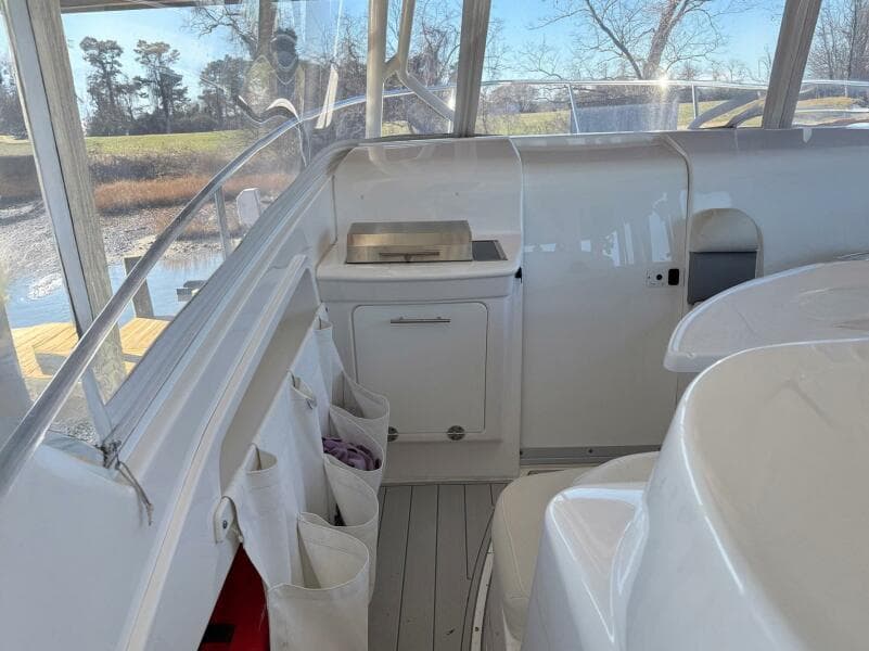 2017 Everglades 350 LX