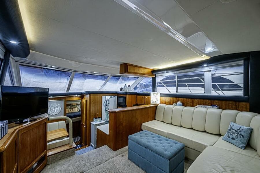 2000 Silverton 442 Cockpit Motoryacht