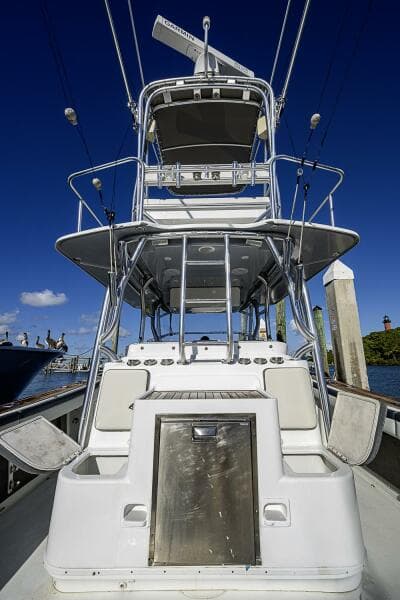 2000 Silverton 442 Cockpit Motoryacht