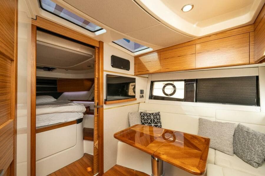 2023 Boston Whaler 405 Conquest
