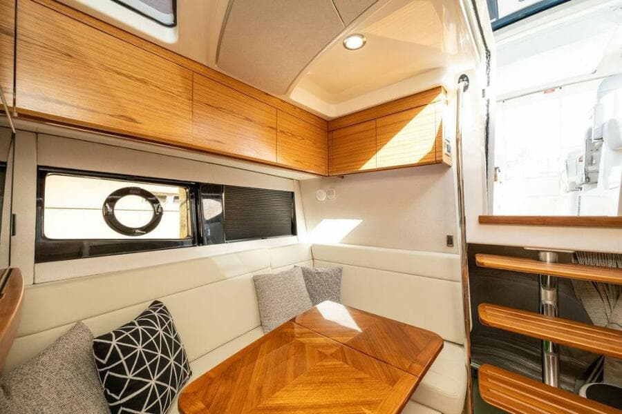 2023 Boston Whaler 405 Conquest
