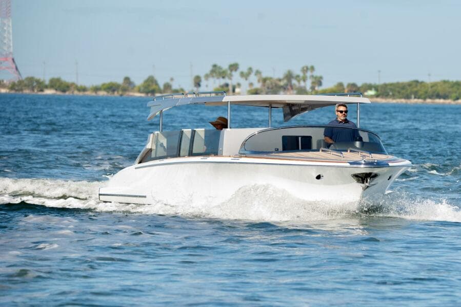 2016 Hodgdon Yachts Venetian Limo