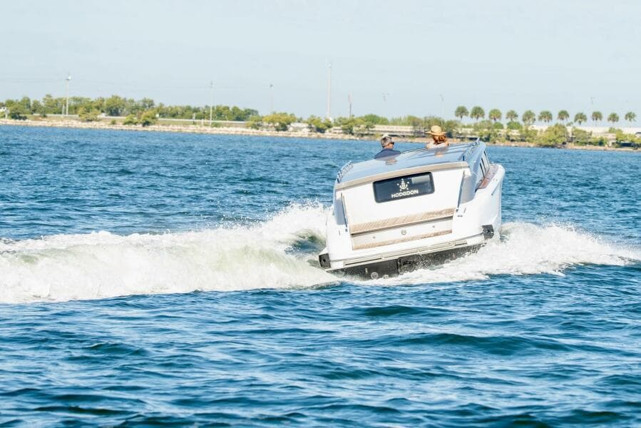 2016 Hodgdon Yachts Venetian Limo