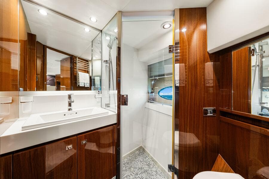 2014 Princess Y72