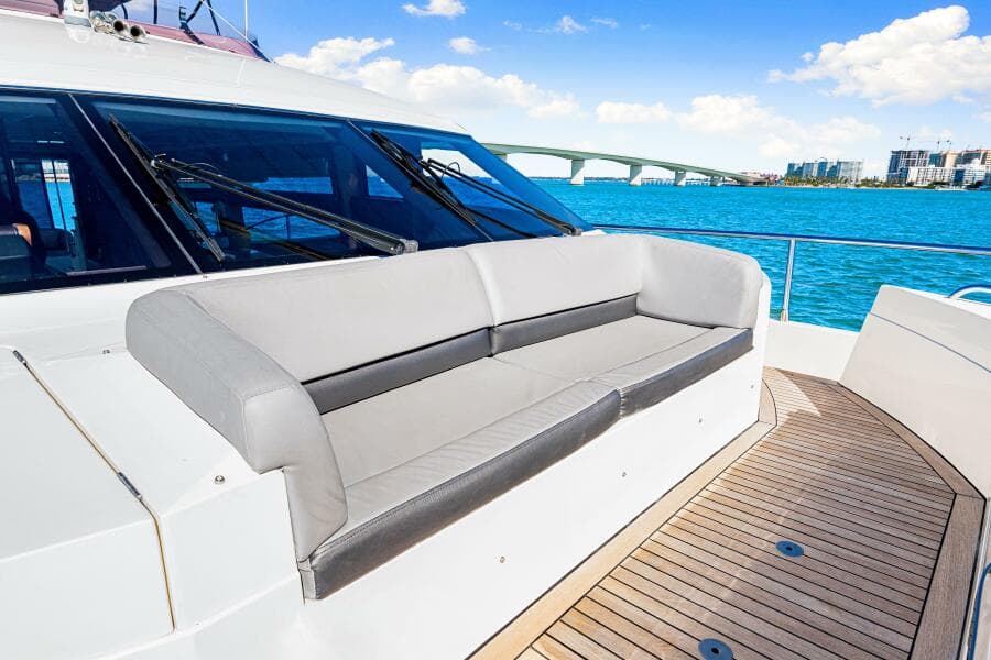 2014 Princess Y72