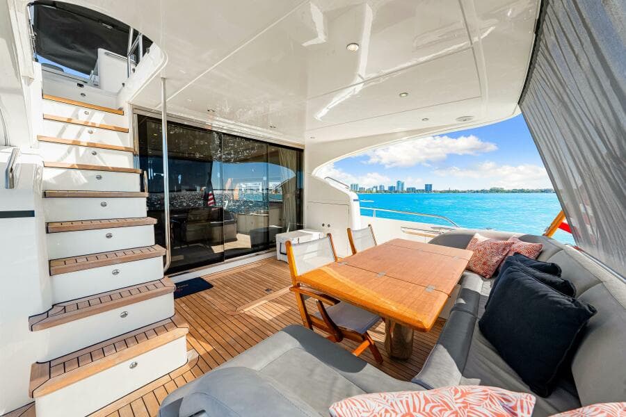 2014 Princess Y72
