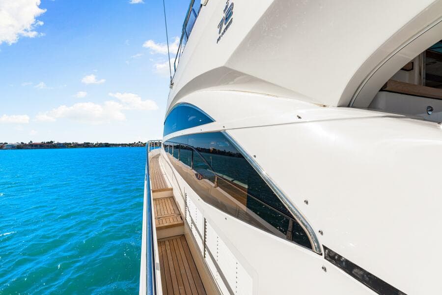 2014 Princess Y72