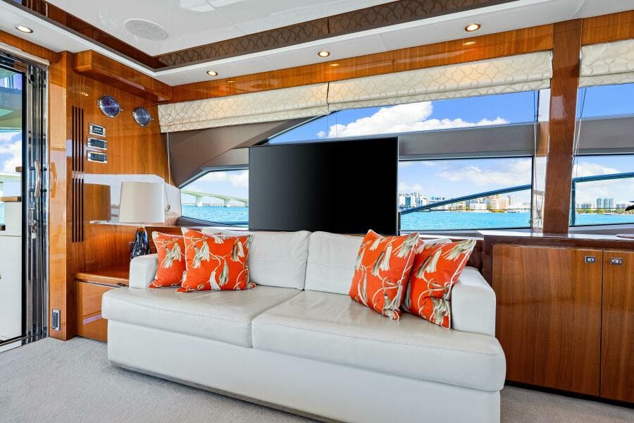 2014 Princess Y72