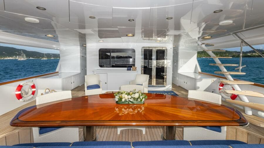 2001 Trinity Yachts Tri-Deck MY