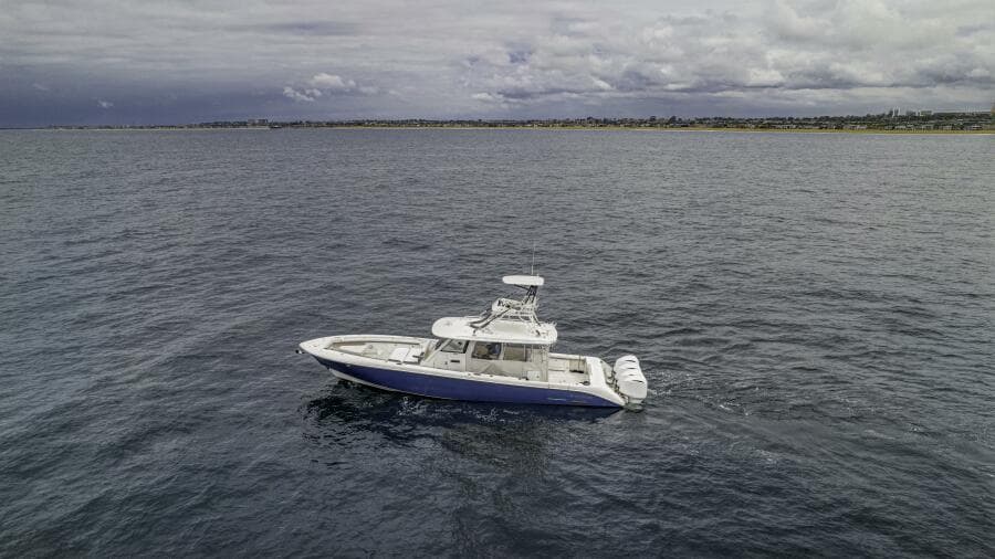 2015 Everglades 435 Center Console