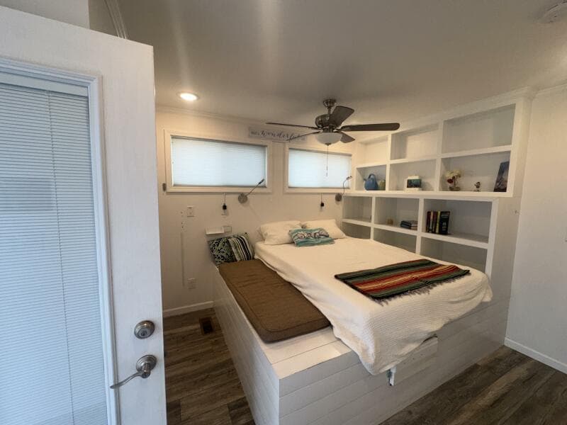 2019 Harbor Home Cozy Cottage 52' x 16' Tiny Boat