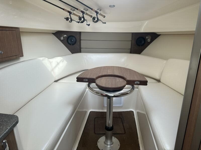 2016 Boston Whaler 315 Conquest
