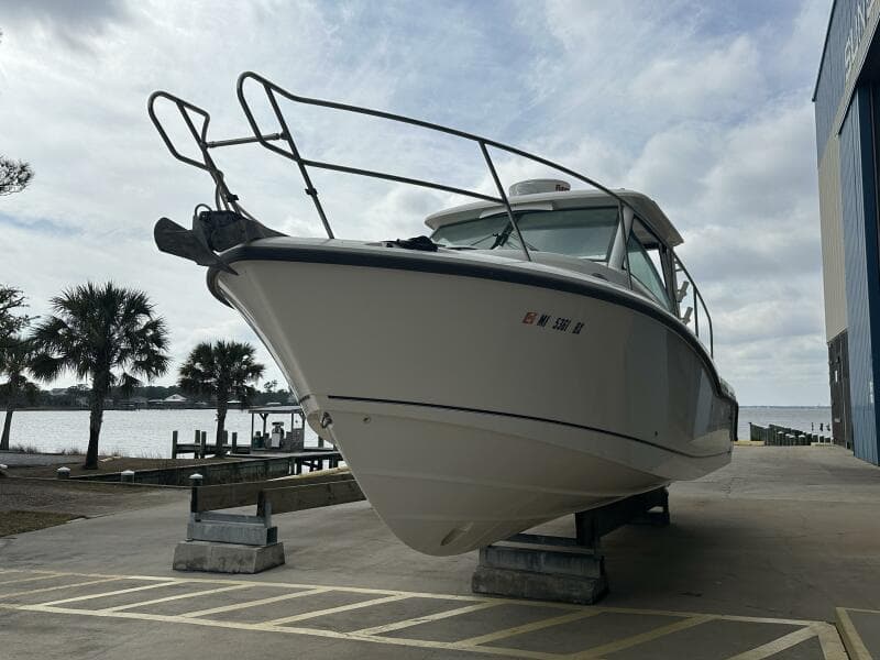 2016 Boston Whaler 315 Conquest