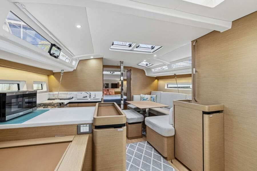 2021 Jeanneau 440