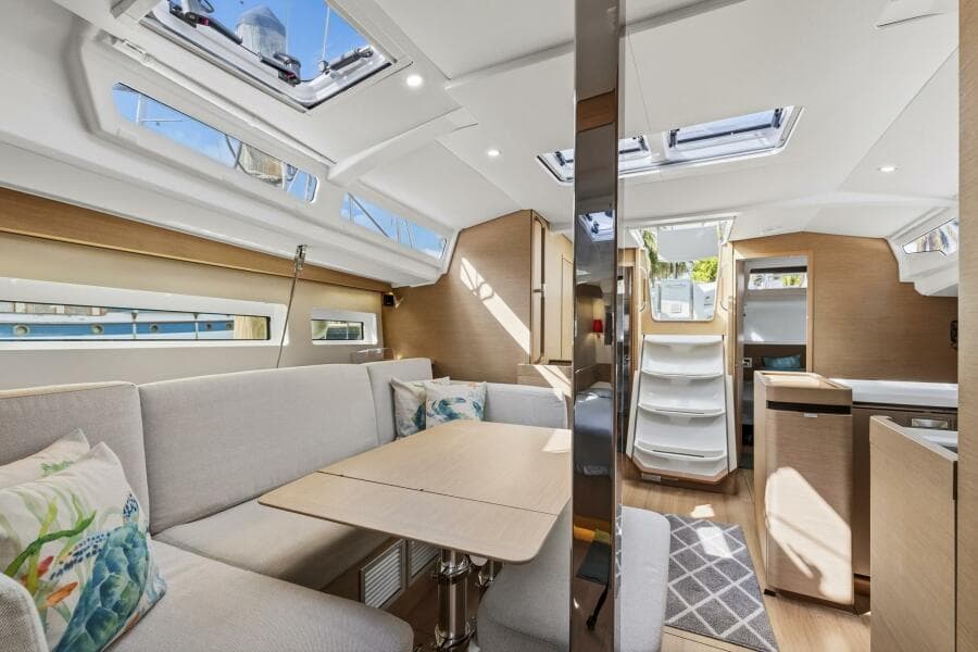 2021 Jeanneau 440