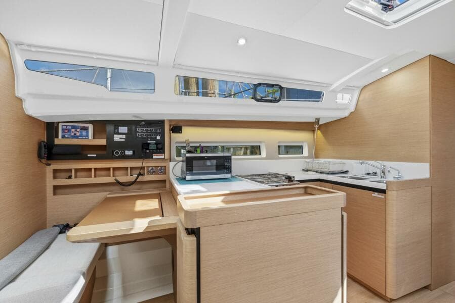 2021 Jeanneau 440