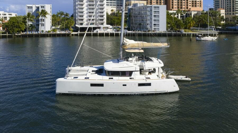 2021 Lagoon 52F