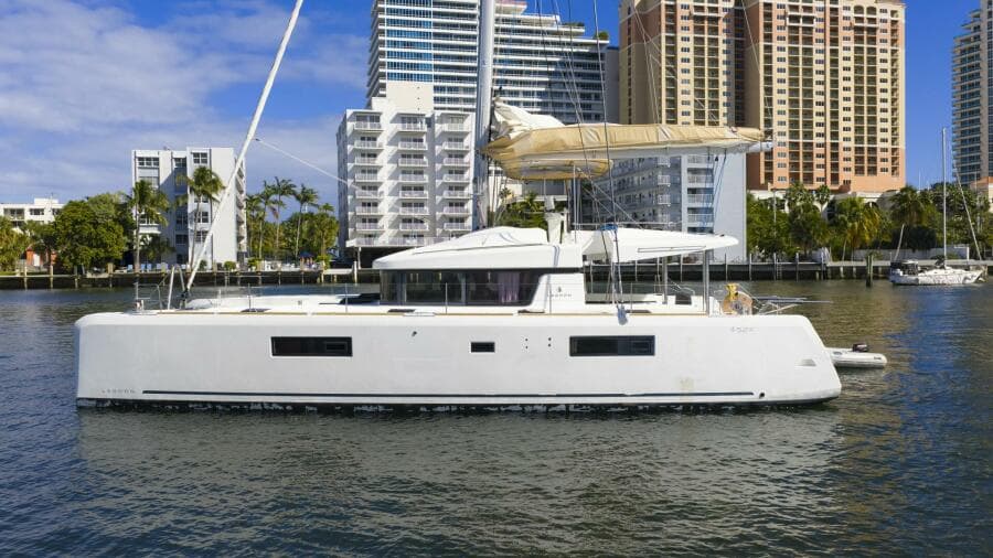 2021 Lagoon 52F