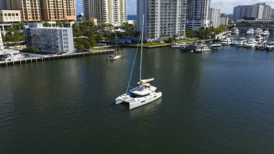 2021 Lagoon 52F